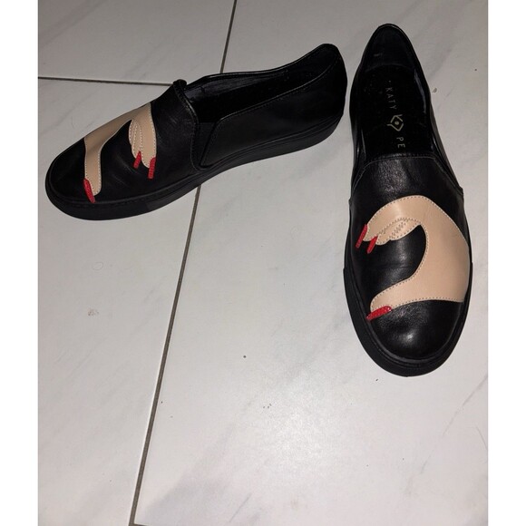 Katy Perry RARE DISCONTINUED The Heart Slip On Leather Shoes - Picture 2 of 8